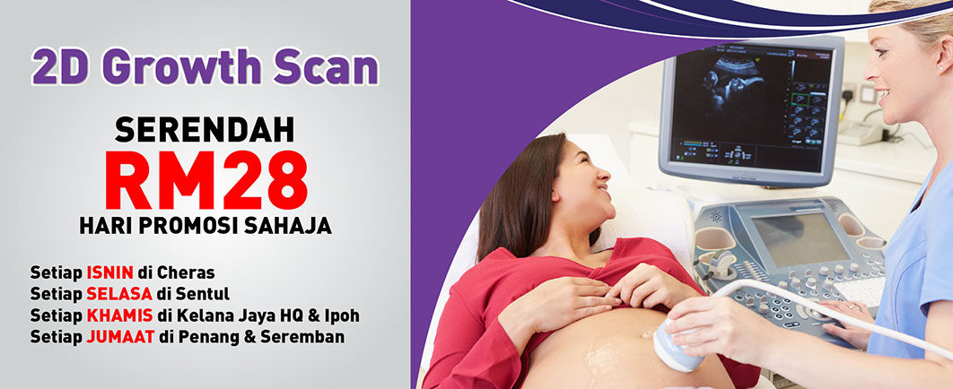 Wanita menggunakan VR scan